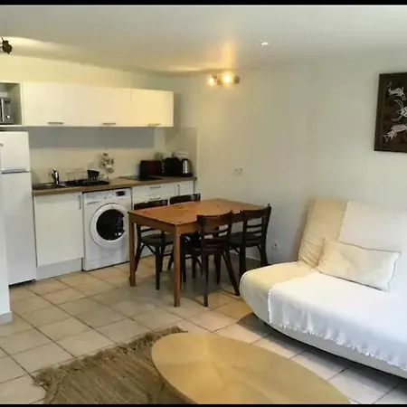 Appartement Lumineux Avec Balcon Au Coeur De Paris-2