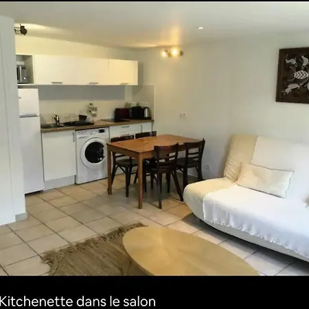Appartement Lumineux Avec Balcon Au Coeur De Paris-2